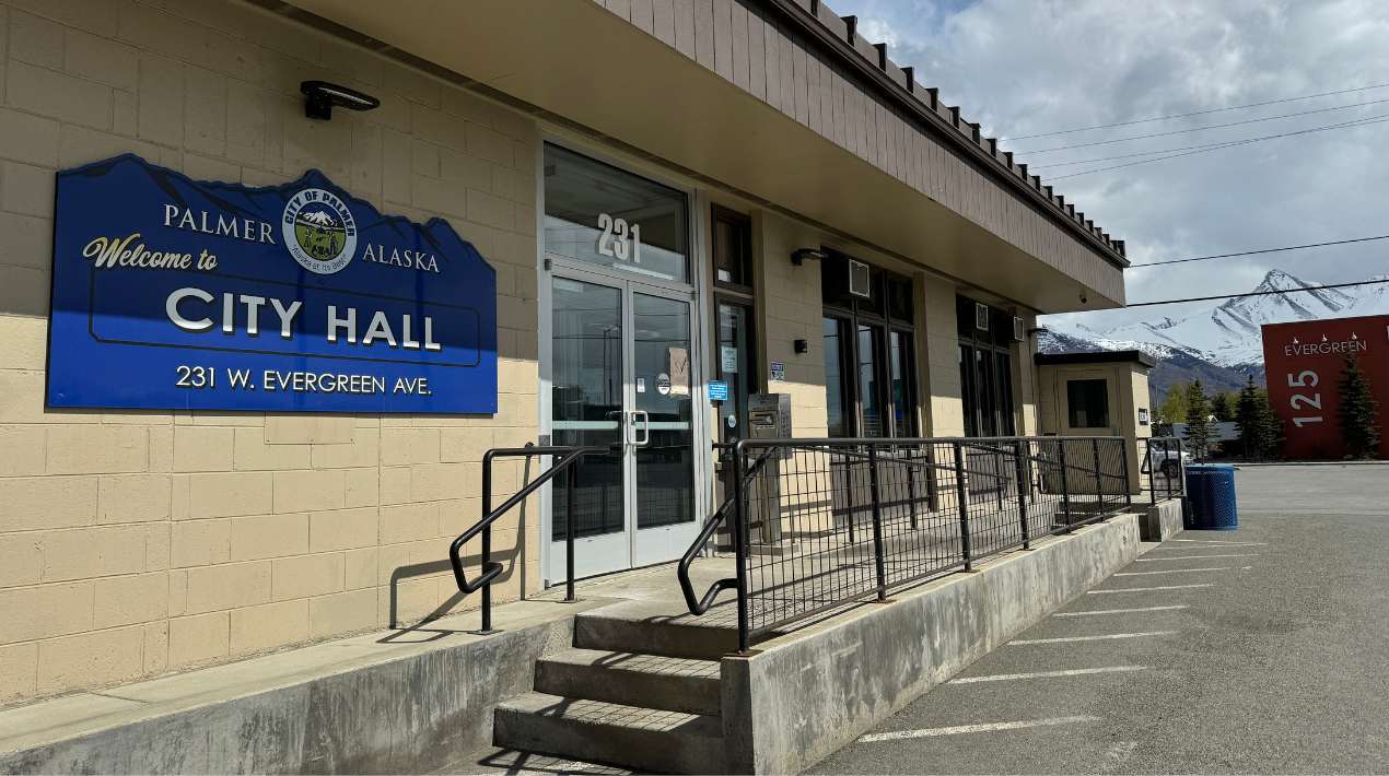 Palmer council approves public camping ban